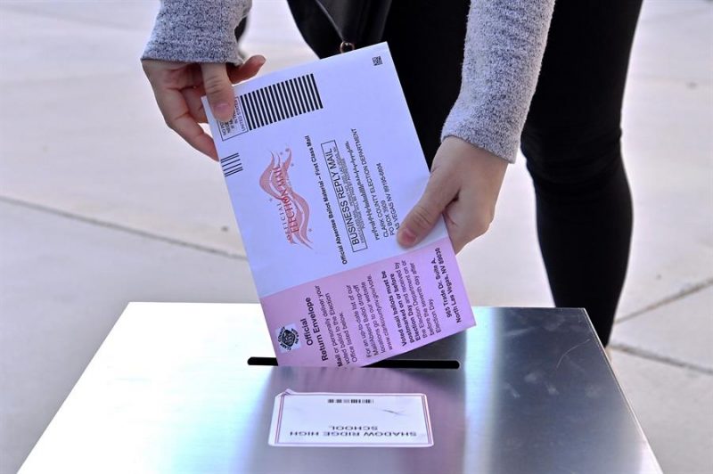 Gobernador DeSantis promulga ley con nuevas restricciones al voto
