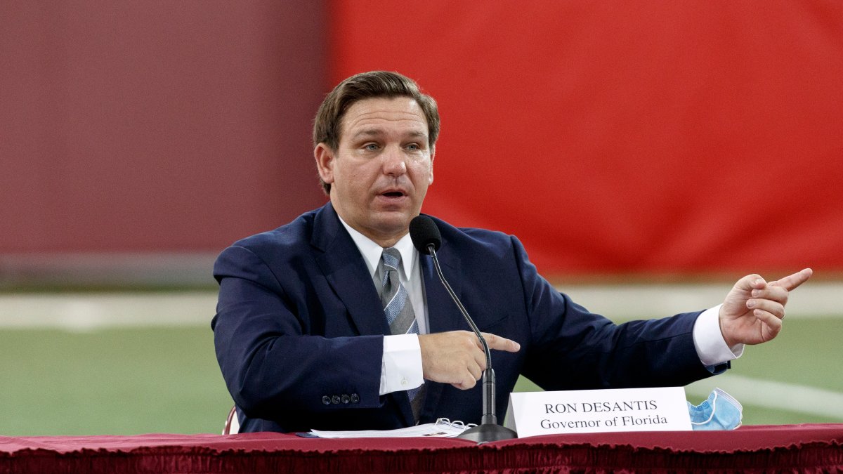 El gobernador Ron DeSantis enviará fuerzas del orden a Texas y Arizona El gobernador Ron DeSantis enviará fuerzas del orden a Texas y Arizona