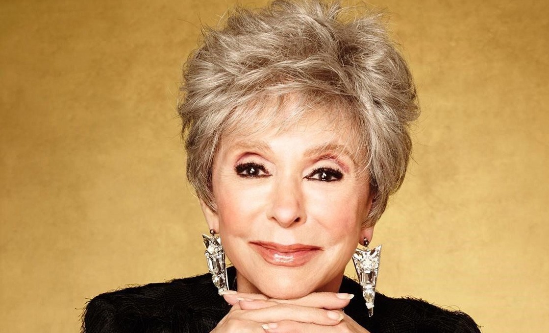 Rita Moreno dice: «Estoy decepcionada de mí misma», después de la defensa del colorismo de ‘In the Heights’
