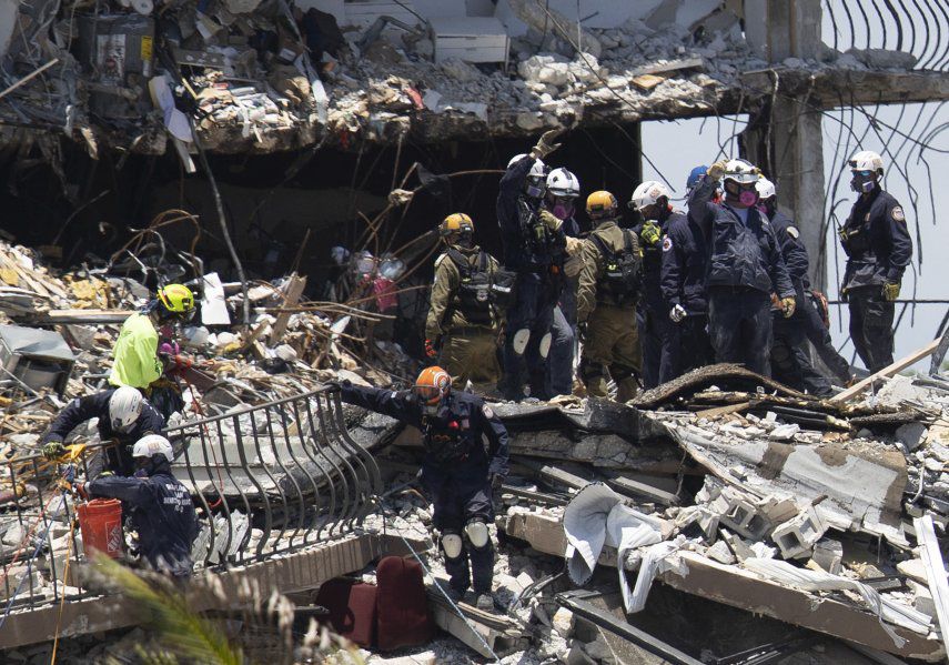 Asciende a 10 el número de muertos por el colapso de un edificio en Miami Asciende a 10 el número de muertos por el colapso de un edificio en Miami