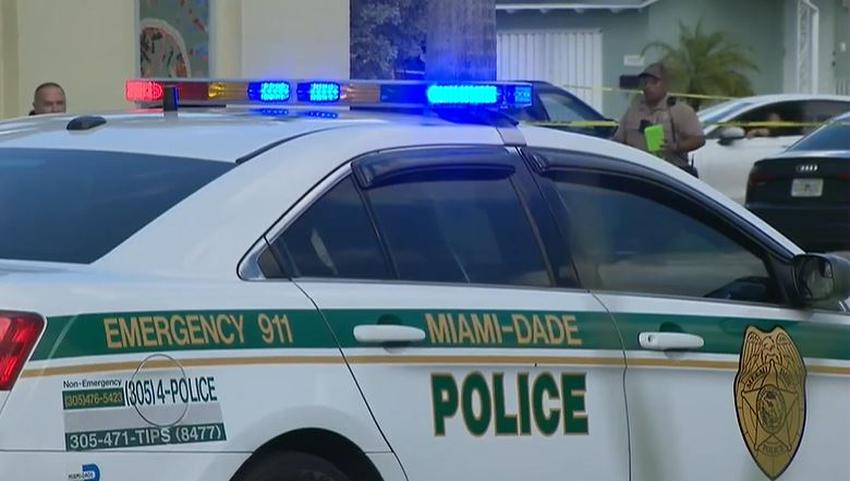 Tiroteo en fiesta de graduación deja tres muertos en Miami Tiroteo en fiesta de graduación deja tres muertos en Miami