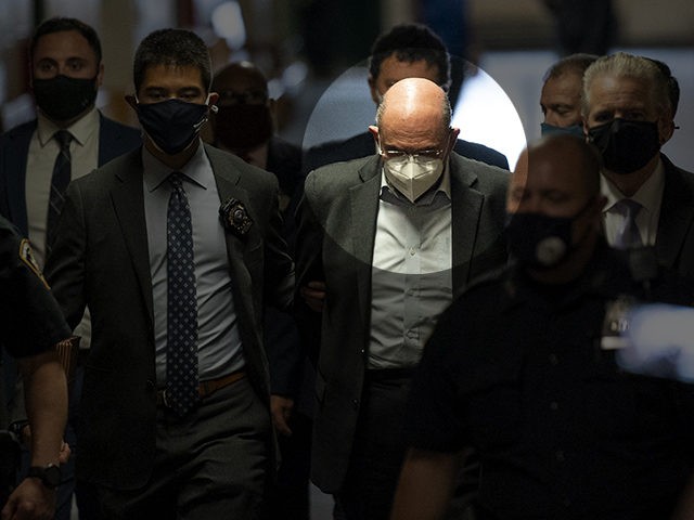 El director financiero de la Organización Trump, Allen Weisselberg se declara inocente de los cargos de fraude fiscal El director financiero de la Organización Trump, Allen Weisselberg se declara inocente de los cargos de fraude fiscal