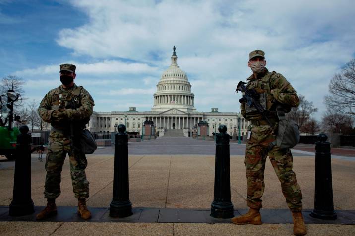 Evacúan el Capitolio, la Corte Suprema y la Biblioteca del Congreso por amenaza de coche bomba Evacúan el Capitolio, la Corte Suprema y la Biblioteca del Congreso por amenaza de coche bomba