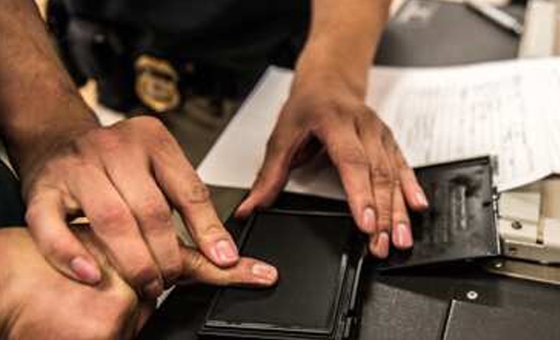 Cómo averiguar si un indocumentado está en una cárcel de ICE o tiene orden de deportación Cómo averiguar si un indocumentado está en una cárcel de ICE o tiene orden de deportación