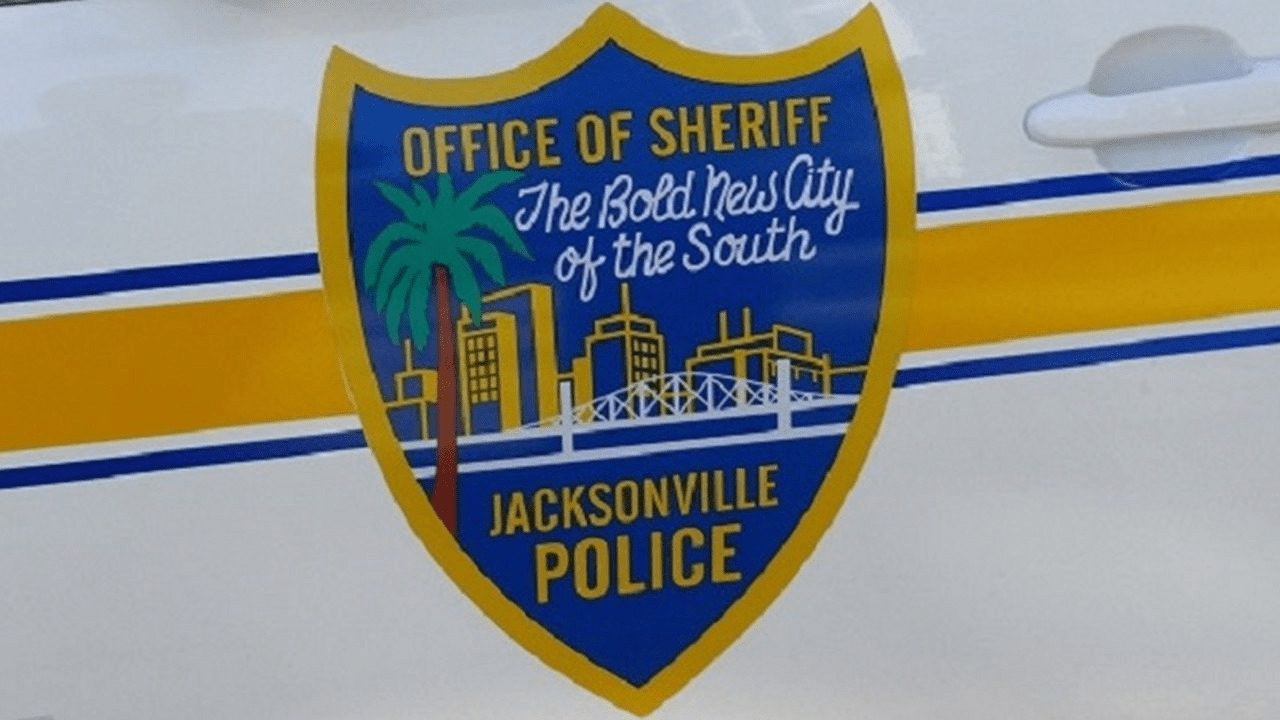 Oficial de policía de Jacksonville fue acusado de enviar fotos inapropiadas a un menor
