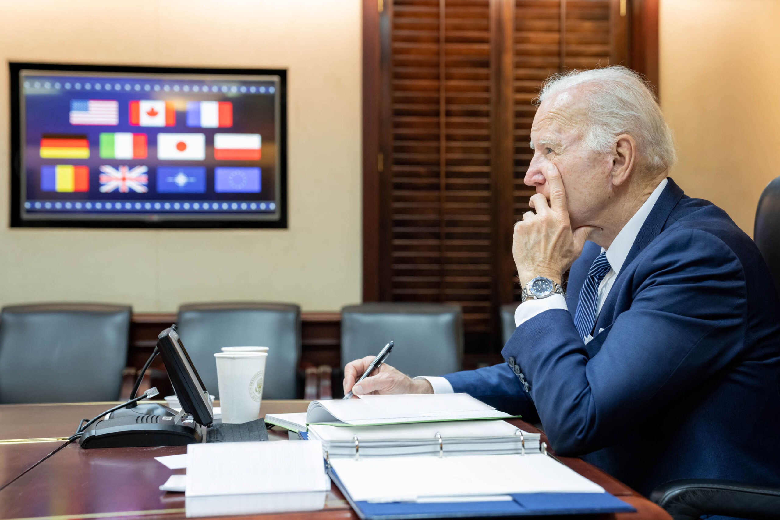 El presidente Biden se reúne virtualmente con sus aliados sobre guerra en Ucrania