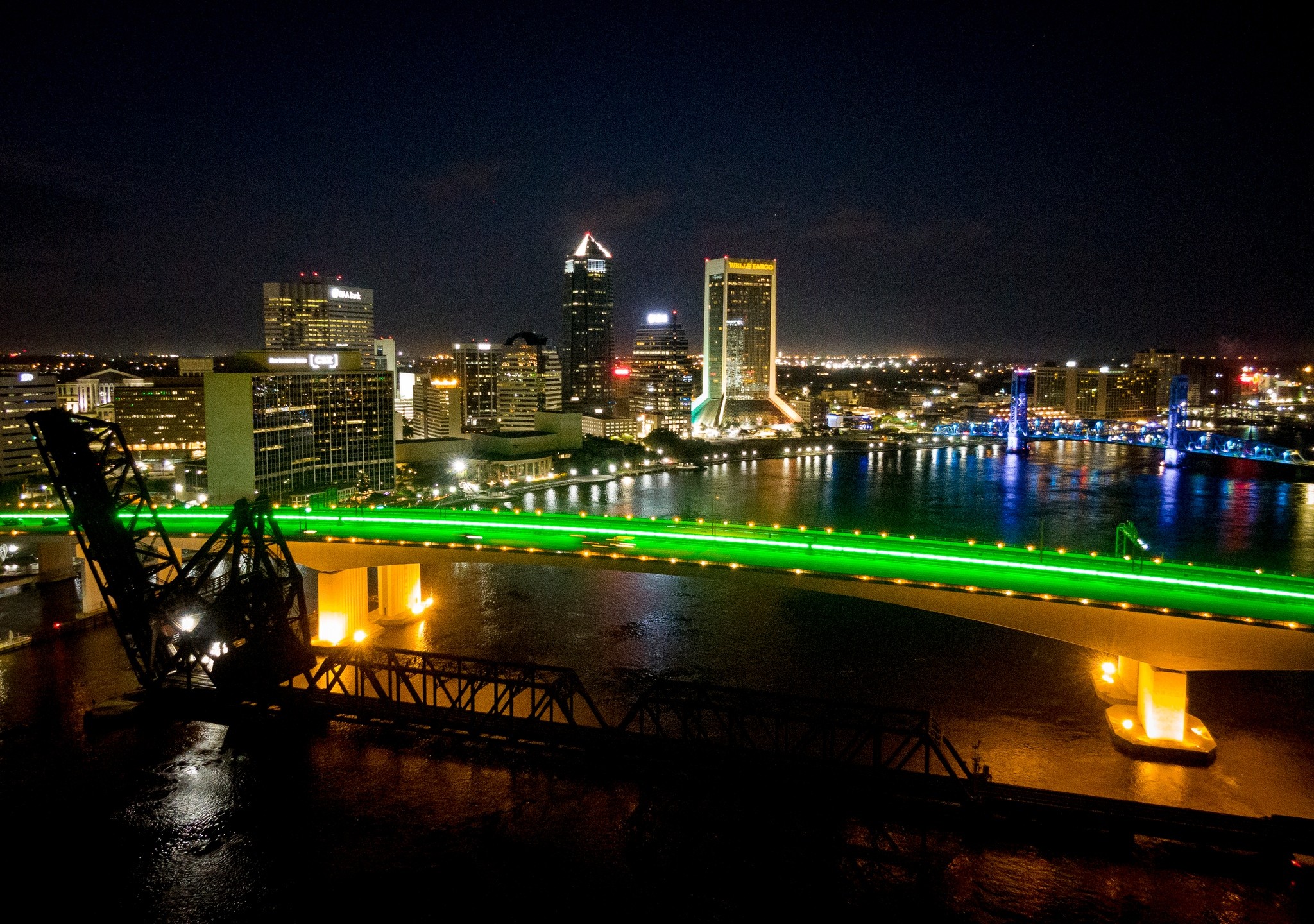 JTA RECONOCE EL MES NACIONAL DE LA SALUD MENTAL ILUMINANDO EL ACOSTA BRIDGE
