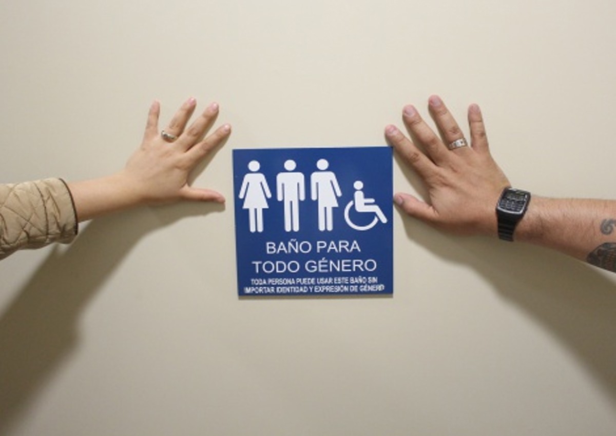 Un juez bloquea directrices de Biden sobre el uso de baños transgénero para estudiantes y atletas Un juez bloquea directrices de Biden sobre el uso de baños transgénero para estudiantes y atletas