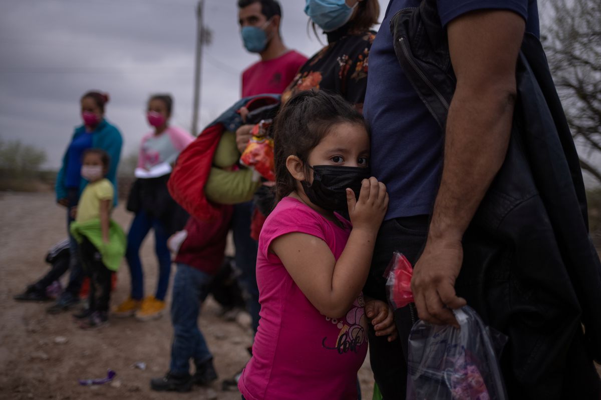EEUU establece nueva guía para evitar separaciones de familias migrantes