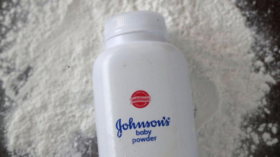 Johnson & Johnson dejará de vender talco para bebé debido a las miles de denuncias sobre la seguridad del producto