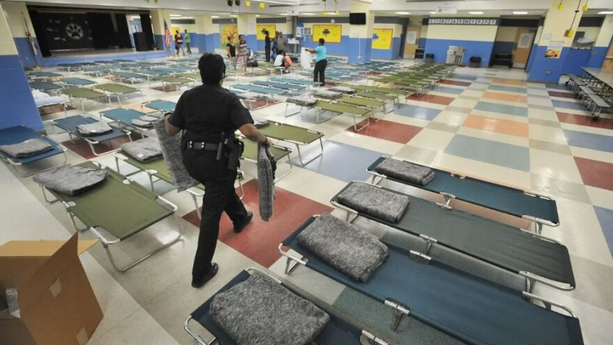 DUVAL COUNTY TIENE AHORA HABILITADO VARIOS SHELTERS DUVAL COUNTY TIENE AHORA HABILITADO VARIOS SHELTERS