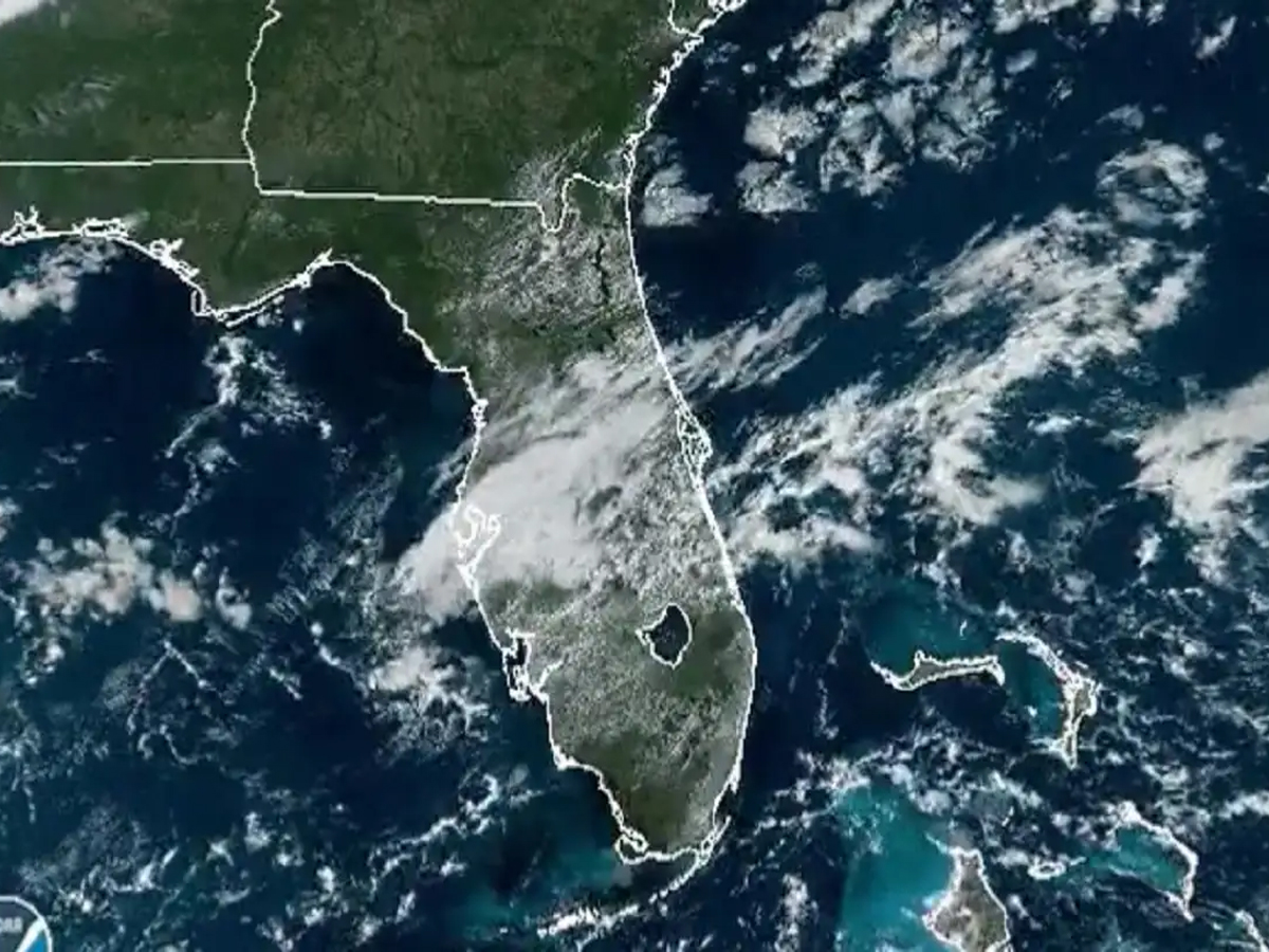 El gobernador de Florida extiende el Estado de Emergencia a sus 67 condados por amenaza de huracán El gobernador de Florida extiende el Estado de Emergencia a sus 67 condados por amenaza de huracán