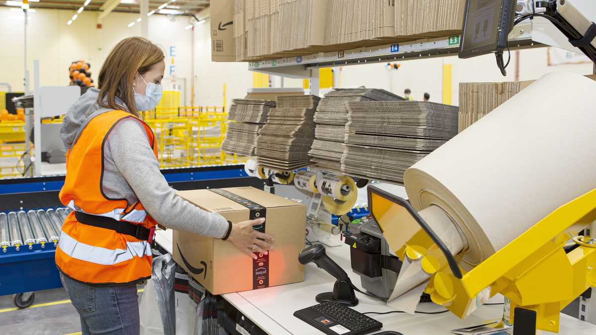 Amazon contratará a casi 2,000 nuevos empleados antes de la temporada navideña en Jacksonville