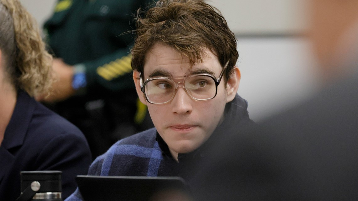 Jurado de Florida perdona de la pena de muerte a Nikolas Cruz el pistolero de escuela de Parkland Jurado de Florida perdona de la pena de muerte a Nikolas Cruz el pistolero de escuela de Parkland