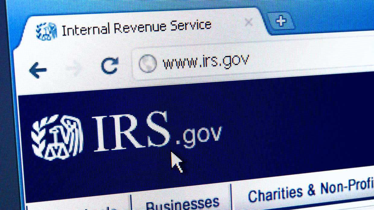 IRS le recuerda a empleadores y personas que trabajan por cuenta propia que el pago diferido de impuestos del Seguro Social vence el 31 de diciembre