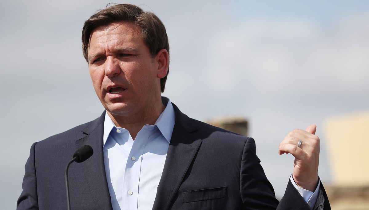 El gobernador DeSantis firma ley de control administrativo de zona gestionada por Disney