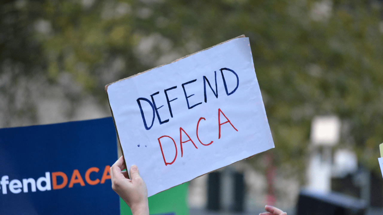 Nueve estados gobernados por republicanos piden anular el programa DACA