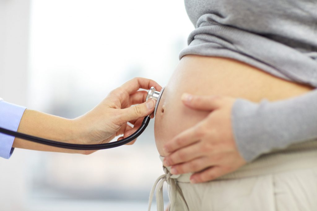 Proyecto de ley de Florida propone prohibir a los médicos realizar o inducir el aborto a partir de las seis semanas