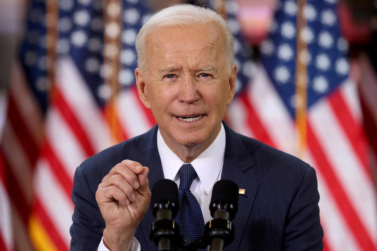 El presidente Biden intensifica el control de armas para frenar la violencia armada en EE. UU. El presidente Biden intensifica el control de armas para frenar la violencia armada en EE. UU.