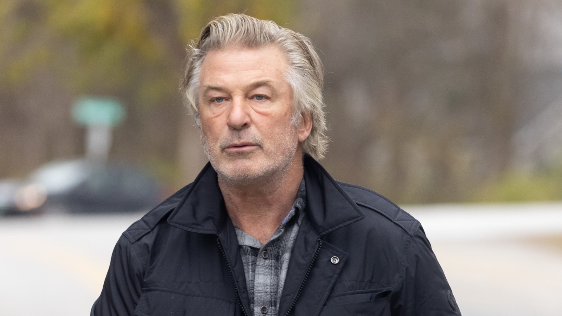 Retiran los cargos contra Alec Baldwin por homicidio involuntario
