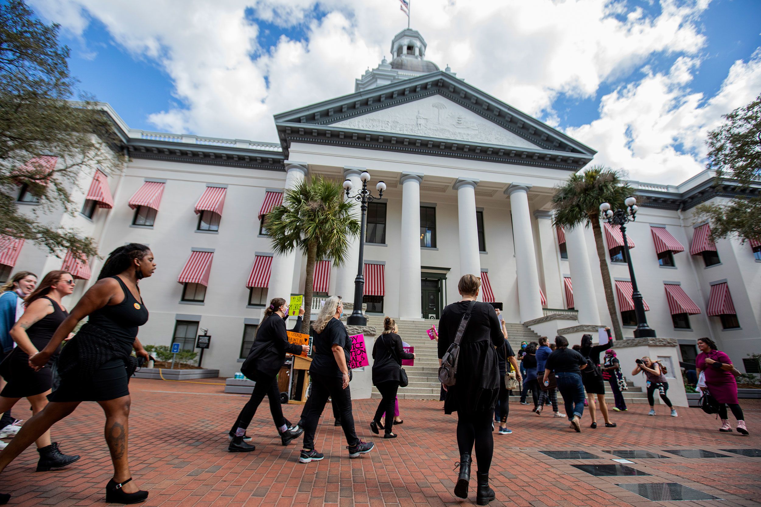 Legislatura de Florida aprueba la prohibición del aborto después de las seis semanas de embarazo