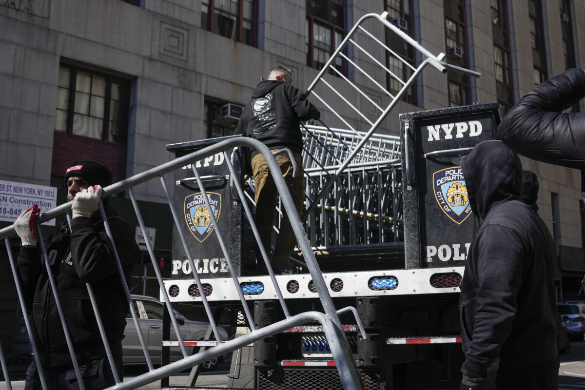 Autoridades Nueva York se preparan ante posibles protestas por la comparecencia de Trump Autoridades Nueva York se preparan ante posibles protestas por la comparecencia de Trump