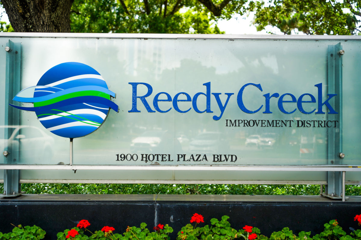 El gobernador Ron DeSantis tomará medidas legislativas para tomar control sobre Reedy Creek