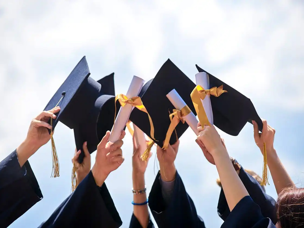 CUMPLIENDO SUEÑOS!! Más de 750 Dreamers se gradúan gracias al programa de becas de la organización TheDream.US. CUMPLIENDO SUEÑOS!! Más de 750 Dreamers se gradúan gracias al programa de becas de la organización TheDream.US.