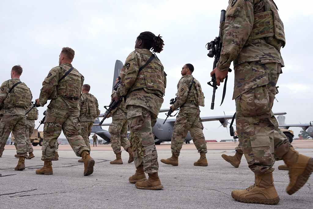 El gobernador de Florida anunció que enviará más de 1,000 oficiales y agentes a la frontera de  Texas 