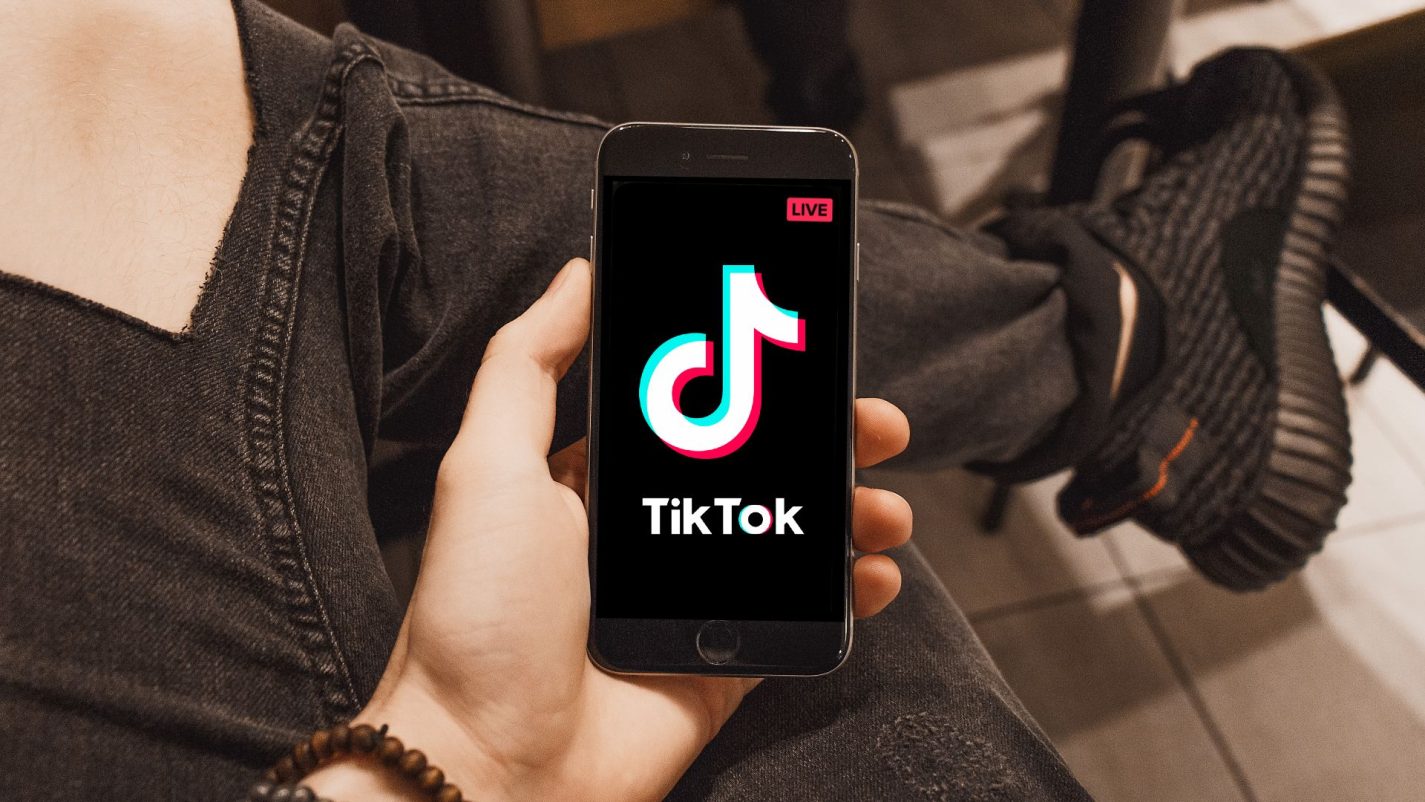 El gobernador de Florida prohíbe TikTok en dispositivos de los distritos escolares y oficinas públicas El gobernador de Florida prohíbe TikTok en dispositivos de los distritos escolares y oficinas públicas