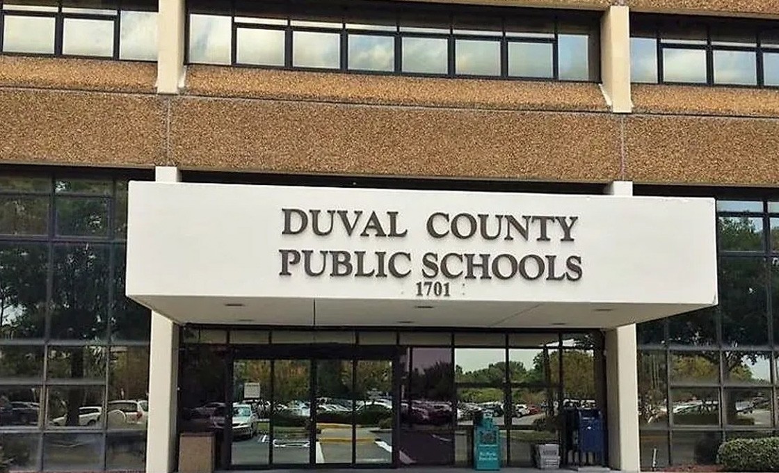 La Junta Escolar del Condado de Duval está lista para votar hoy sobre la política de baño transgénero La Junta Escolar del Condado de Duval está lista para votar hoy sobre la política de baño transgénero