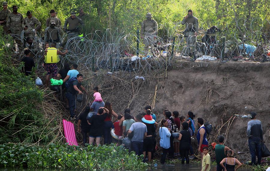 La desesperación y el caos se apoderan de la frontera a solo horas del fin del Título 42