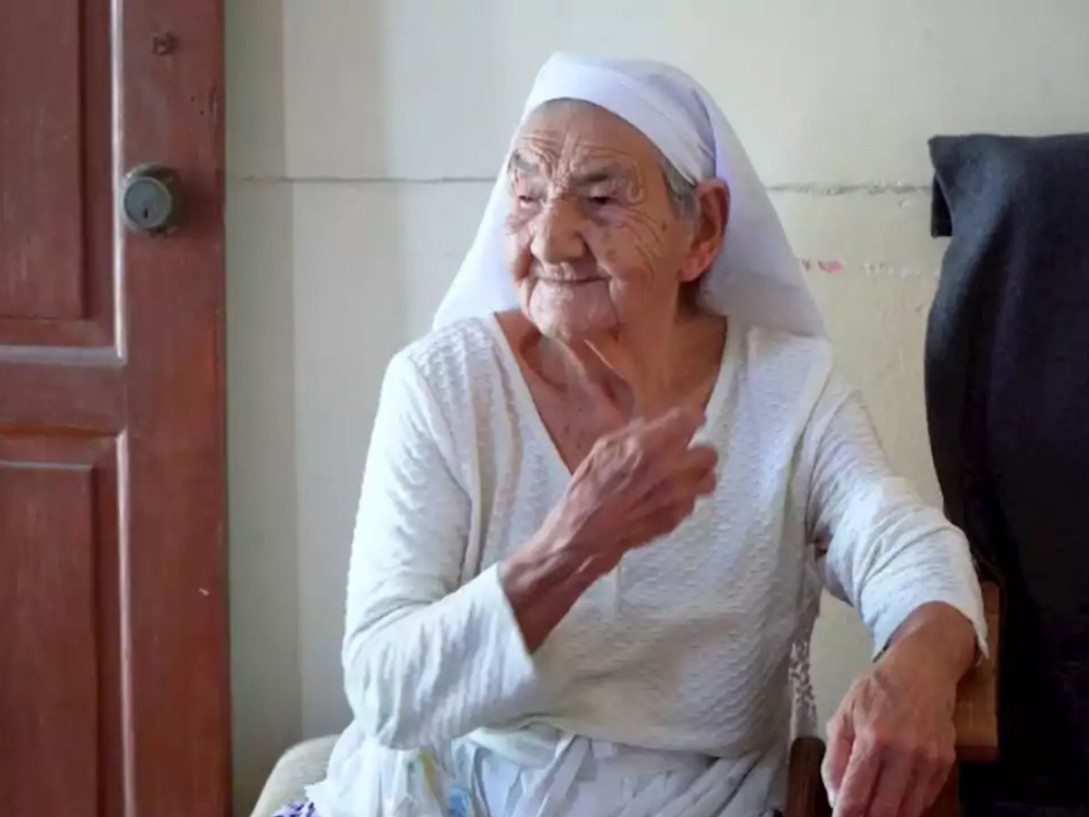 Conmovedora historia!! Migrante salvadoreña de 103 años llega a la frontera en busca de reencontrarse con su hijo en EEUU Conmovedora historia!! Migrante salvadoreña de 103 años llega a la frontera en busca de reencontrarse con su hijo en EEUU