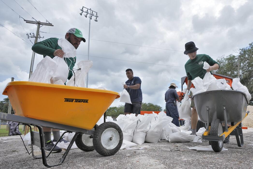 Florida se prepara para la llegada de Idalia Florida se prepara para la llegada de Idalia