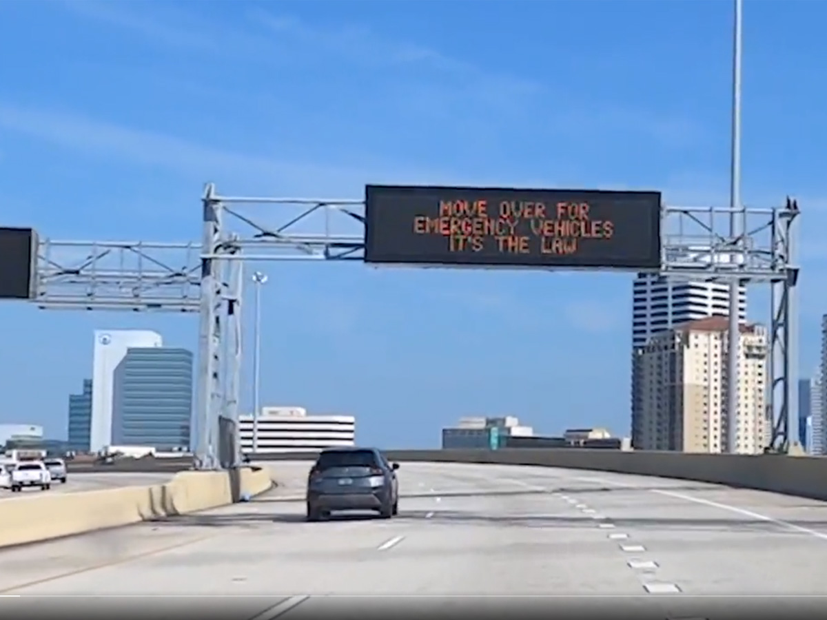 El Ayuntamiento de Jacksonville lanza la campaña “Muévete: es la ley” El Ayuntamiento de Jacksonville lanza la campaña “Muévete: es la ley”