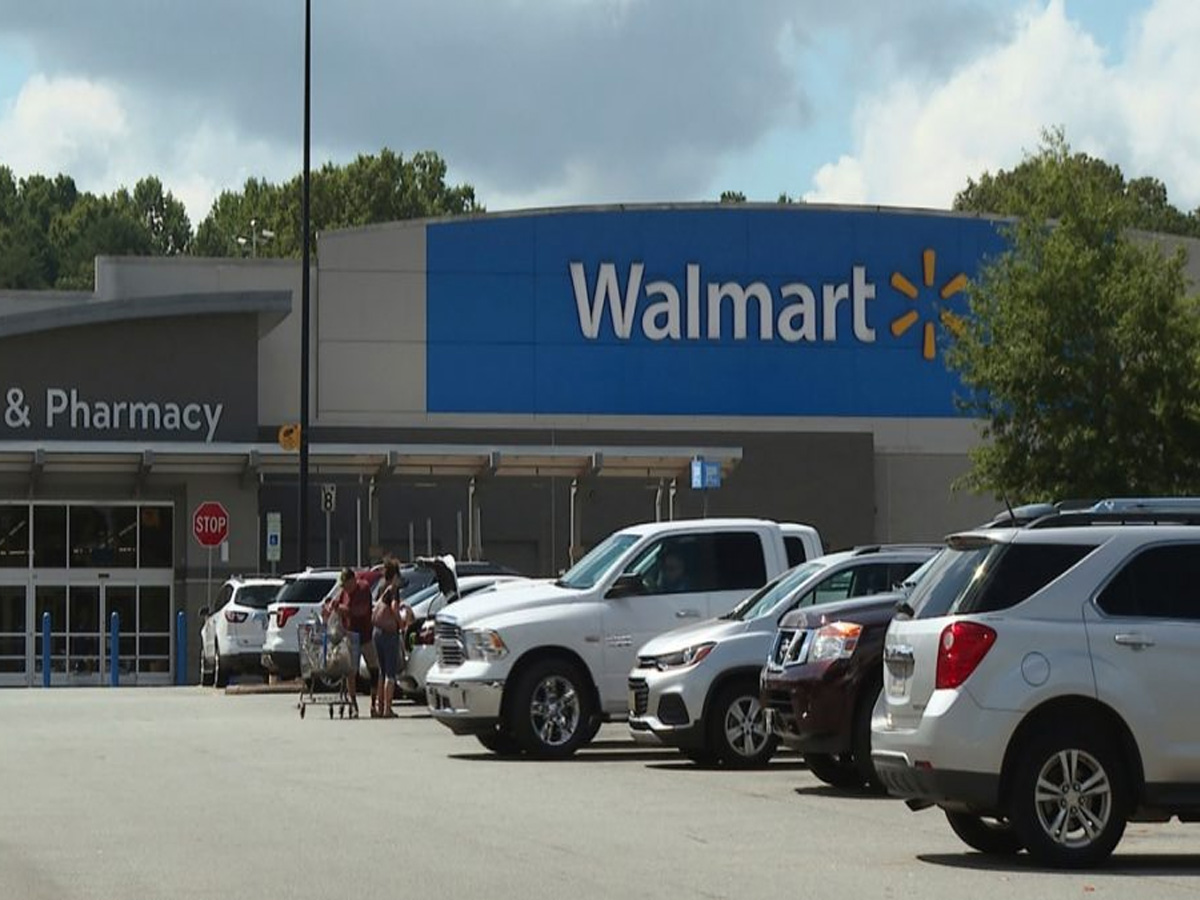 Seis trabajadores inmigrantes fueron atropellados en un estacionamiento de Walmart en Carolina del Norte Seis trabajadores inmigrantes fueron atropellados en un estacionamiento de Walmart en Carolina del Norte