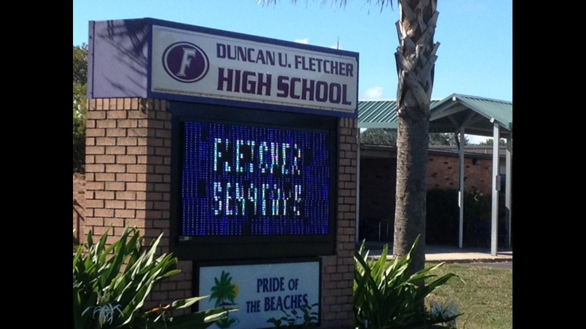 Fletcher High School en ‘bloqueo’ luego de que un estudiante trajera una pistola Nerf al campus