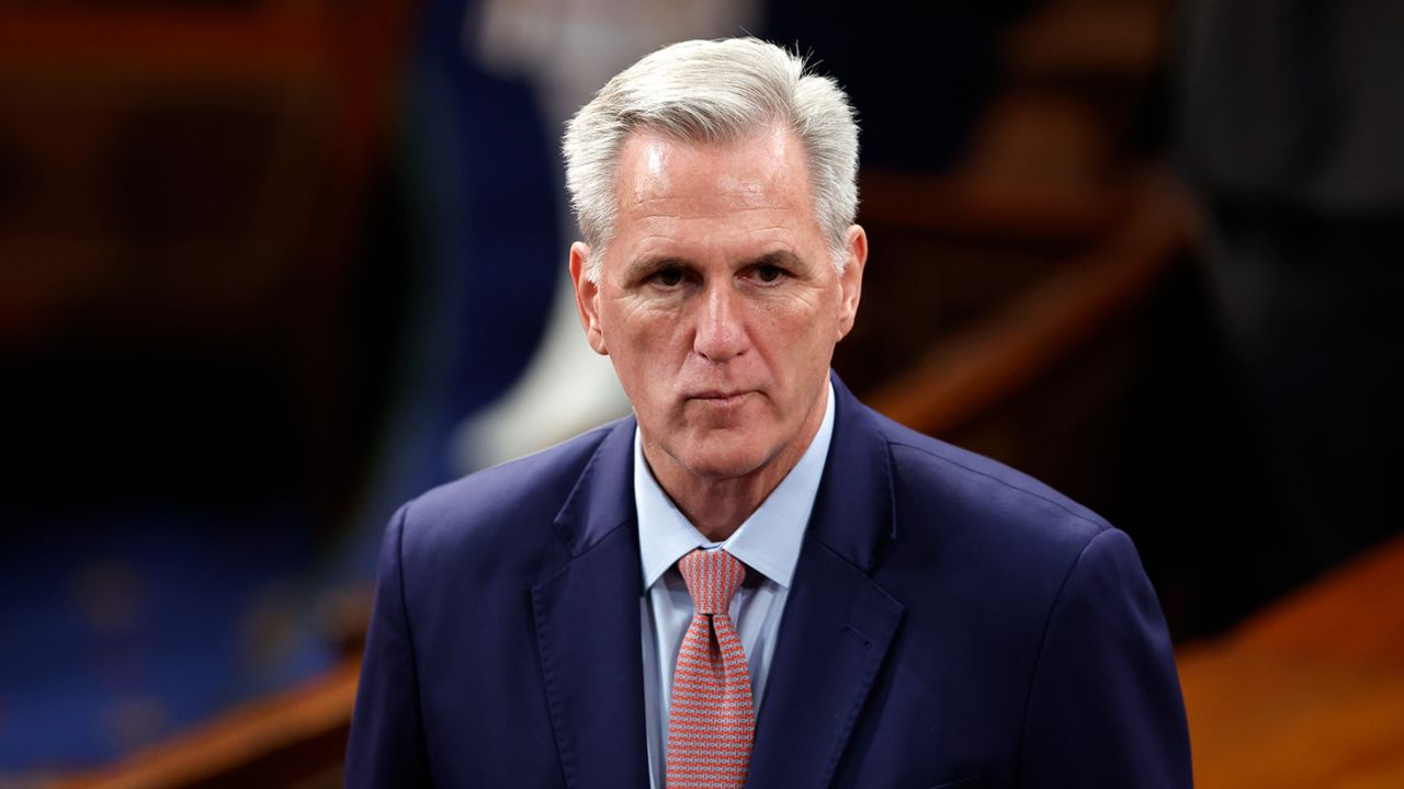 Kevin McCarthy ordena abrir una investigación de ‘impeachment’ contra Biden Kevin McCarthy ordena abrir una investigación de ‘impeachment’ contra Biden