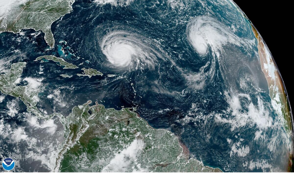 El huracán Lee avanza por el Atlántico y Margot se fortalece El huracán Lee avanza por el Atlántico y Margot se fortalece