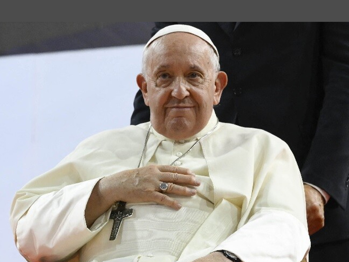 El Papa habla sobre la posibilidad de bendecir las uniones de personas del mismo sexo