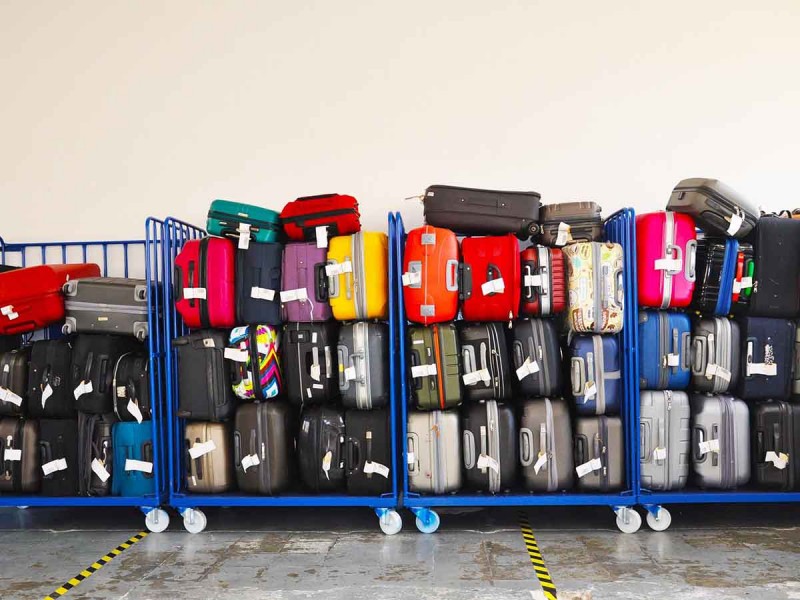 Las aerolíneas de EEUU. pierden cada año más de dos millones de maletas: ¿A dónde van a parar?
