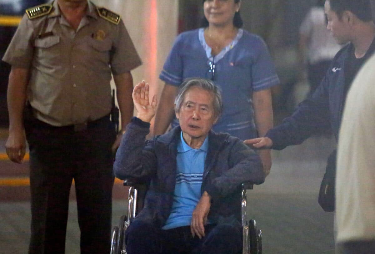 El expresidente peruano Alberto Fujimori es liberado de prisión El expresidente peruano Alberto Fujimori es liberado de prisión