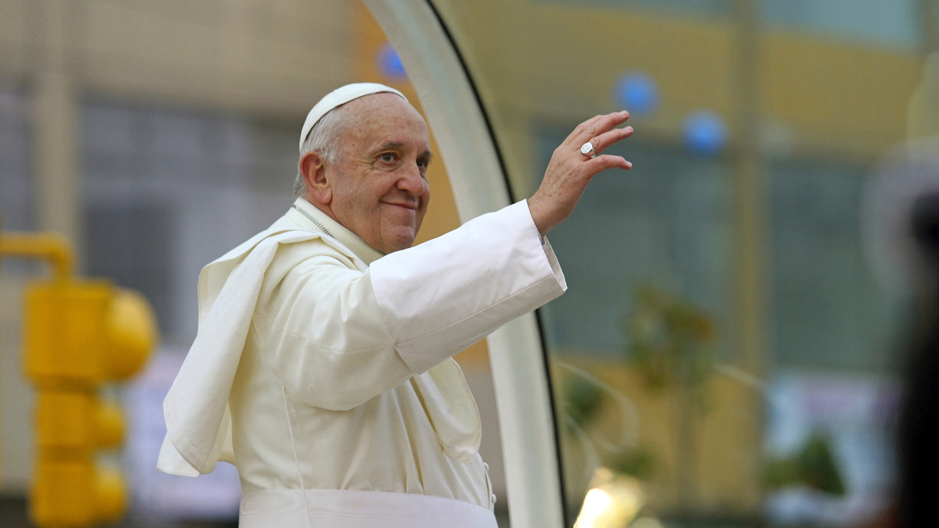 El Papa Francisco aprobó formalmente que los sacerdotes bendigan a parejas del mismo sexo El Papa Francisco aprobó formalmente que los sacerdotes bendigan a parejas del mismo sexo