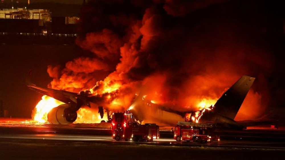 Colisión de dos aviones en Tokio deja 5 muertos, 17 heridos y 379 evacuados Colisión de dos aviones en Tokio deja 5 muertos, 17 heridos y 379 evacuados