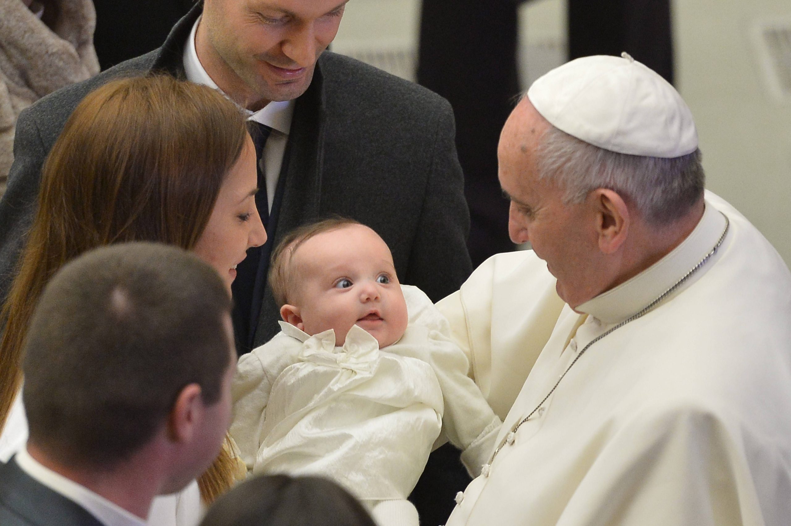 El Papa Francisco pide la prohibición universal de la gestación subrogada