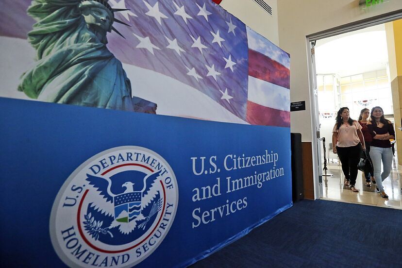 USCIS Actualiza la Guía sobre las Solicitudes Tardías de Extensiones de Estadía y Cambio de Estatus
