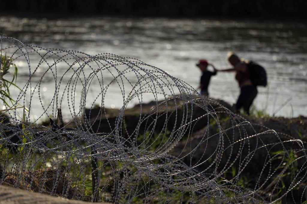 Corte Suprema de EEUU autoriza cortar el alambre de púas en la frontera con México Corte Suprema de EEUU autoriza cortar el alambre de púas en la frontera con México
