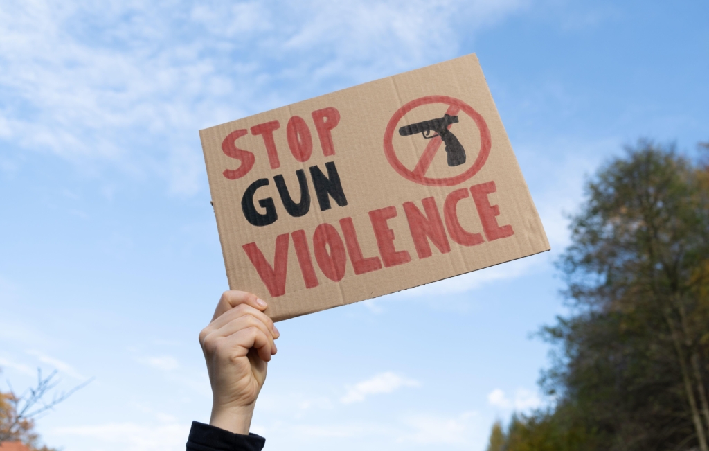 Líderes comunitarios se reúnen para abordar la violencia armada en Jacksonville Líderes comunitarios se reúnen para abordar la violencia armada en Jacksonville