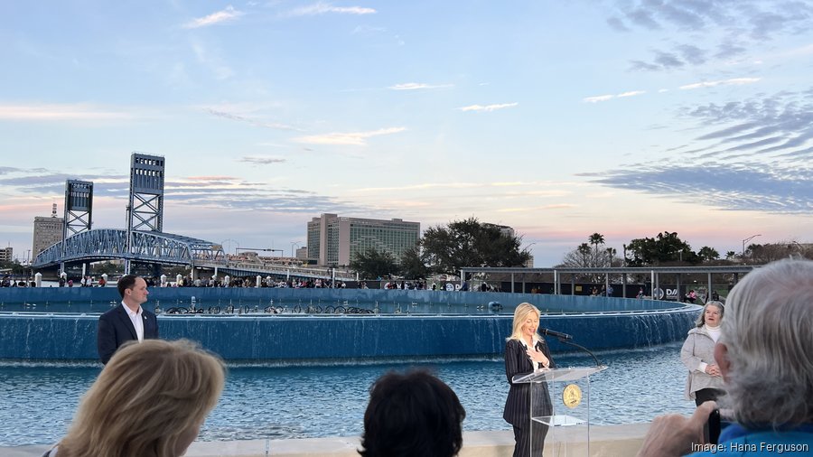 Reabren la Fuente de la Amistad en el Southbank de Jacksonville 
