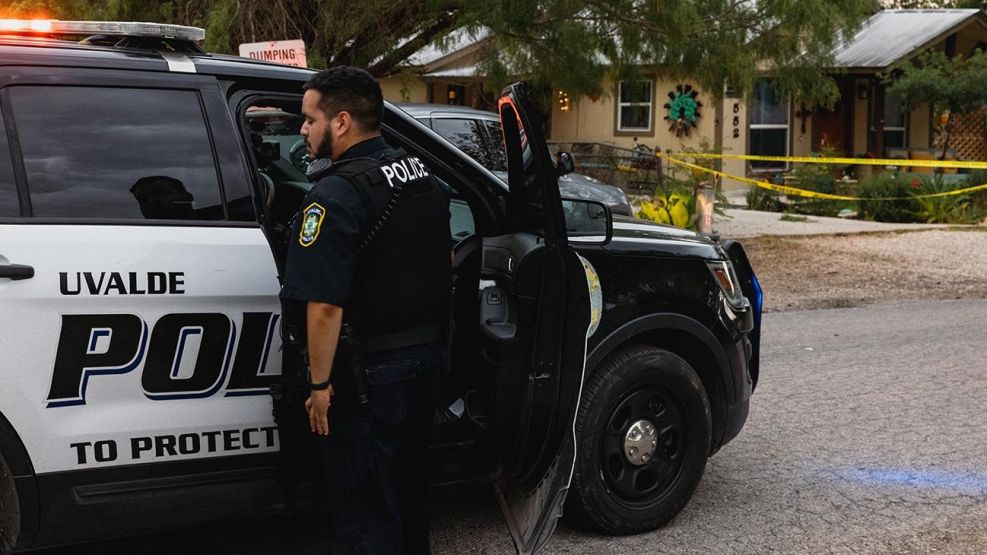 Renuncia el jefe de la Policía de Uvalde, tras polémico reporte sobre la tragedia Renuncia el jefe de la Policía de Uvalde, tras polémico reporte sobre la tragedia
